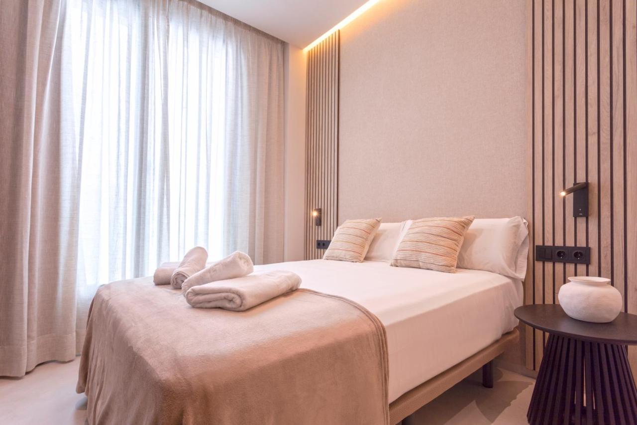 Magnificent Renovated 2Bd 2Bth Duplex With Terrace - City Centre Málaga Eksteriør bilde